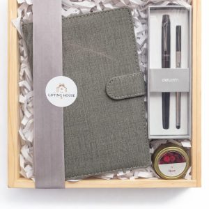The Classic Gift Box For Her